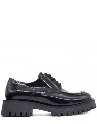 Черные лаковые демисезонные туфли