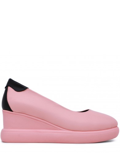 Розовые кожаные демисезонные туфли
