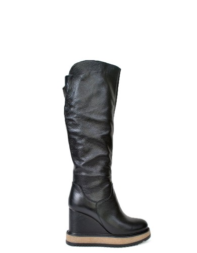 Черные кожаные зимние сапоги