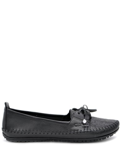 Чорні шкіряні мокасини