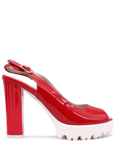 Красные лаковые летние босоножки 