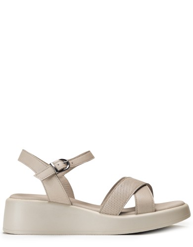 Бежевые кожаные летние босоножки 