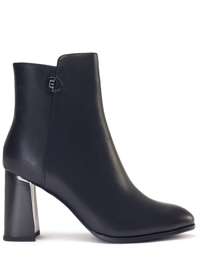 Чорні  шкіряні демісезонні  черевики 