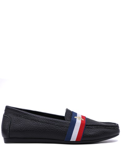 Чорні шкіряні мокасини