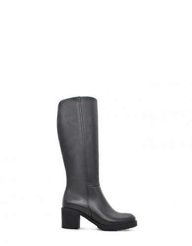 Чорні  шкіряні зимові чоботи