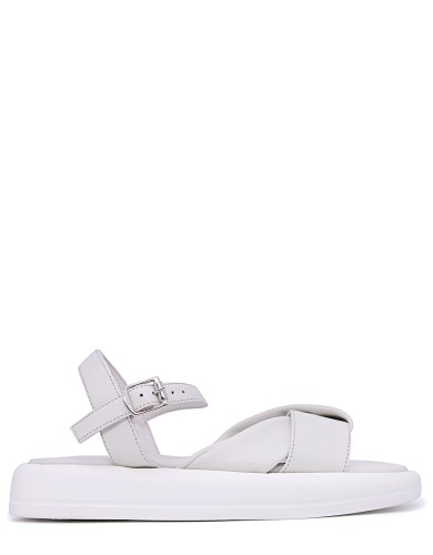 Белые кожаные сандалии