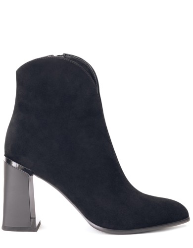 Черные замшевые демисезонные ботинки 