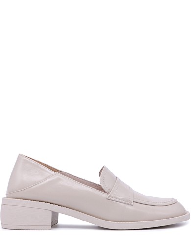 Бежевые кожаные демисезонные  лоферы