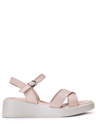 Пудровые кожаные летние босоножки 