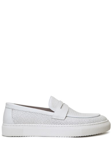 Білі шкіряні літні лофери