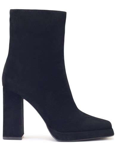 Черные замшевые демисезонные ботинки 