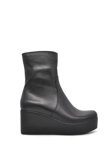 Черные кожаные демисезонные ботинки 