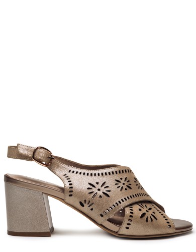 Бежевые кожаные летние босоножки 