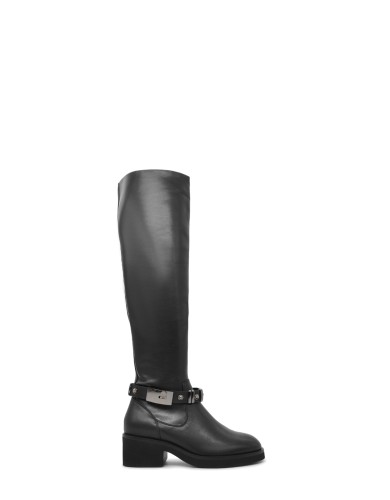 Черные кожаные демисезонные сапоги