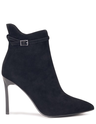 Черные замшевые демисезонные ботинки 