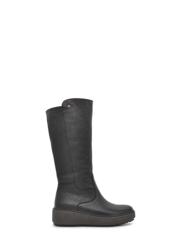 Черные кожаные зимние сапоги