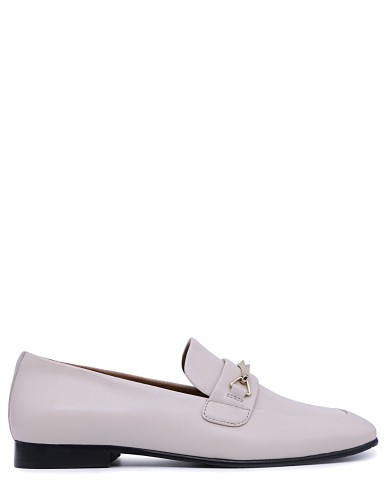 Бежевые кожаные демисезонные  лоферы