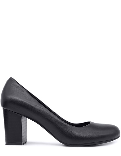 Черные кожаные демисезонные туфли на каблуке 