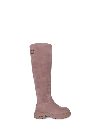 Бежевые замшевые зимние сапоги