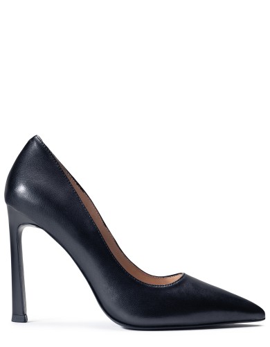 Чорні  шкіряні демісезонні туфлі на підборі