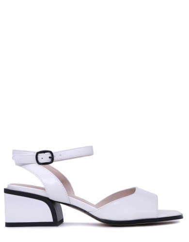 Белые кожаные летние босоножки