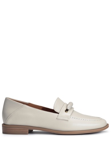 Бежевые кожаные демисезонные  лоферы