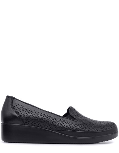 Чорні  шкіряні літні  туфлі