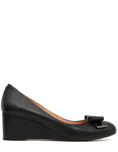 Чорні шкіряні демісезонні туфлі