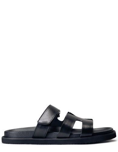 Чорні шкіряні шльопанці