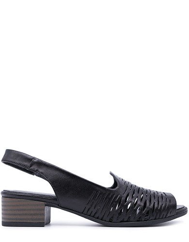 Чорні шкіряні босоніжки