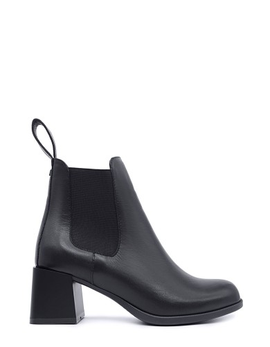 Черные кожаные демисезонные ботинки 