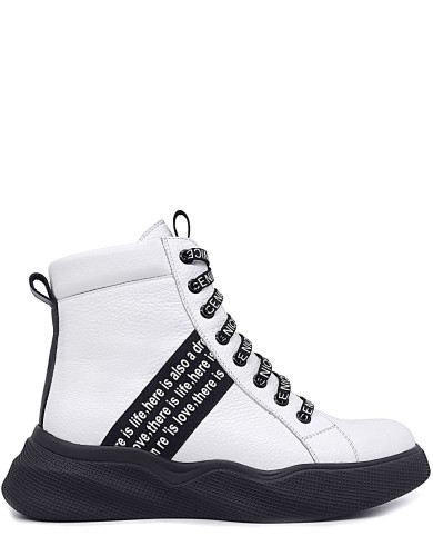 Белые кожаные демисезонные ботинки 