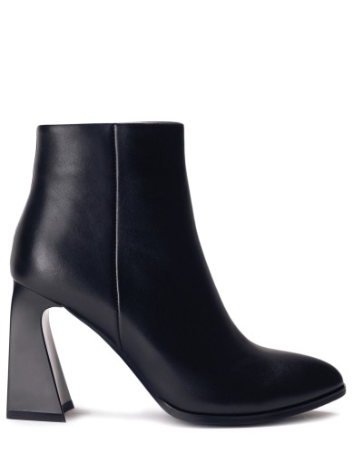 Чорні  шкіряні демісезонні  черевики 