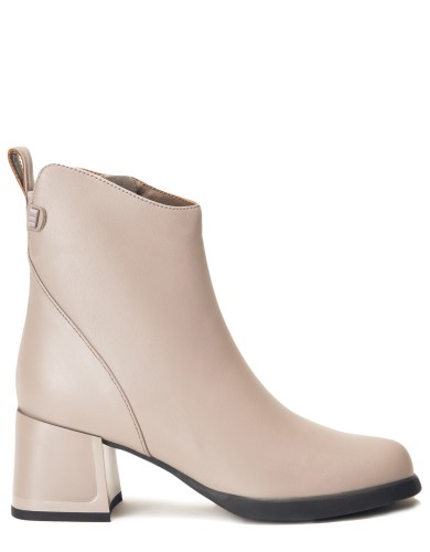 Бежевые кожаные демисезонные ботинки 