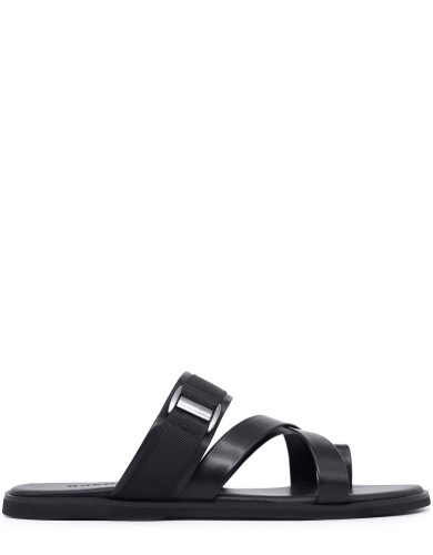 Чорні шкіряні шльопанці