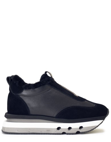 Чорні  шкіряні  зимові кросівки 