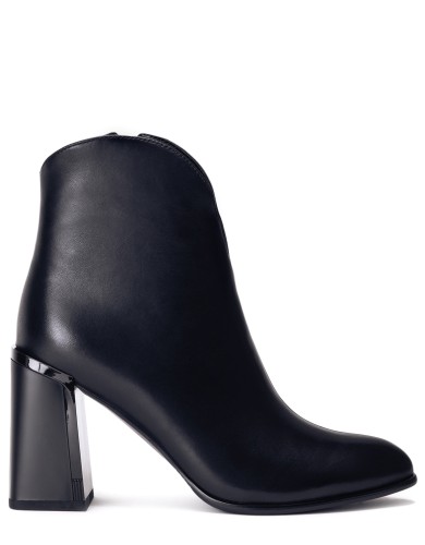 Черные кожаные демисезонные ботинки 