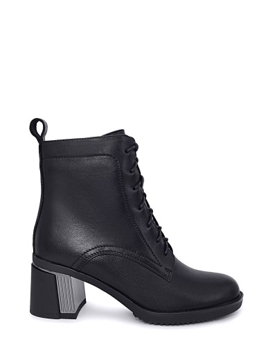 Черные кожаные демисезонные ботинки 