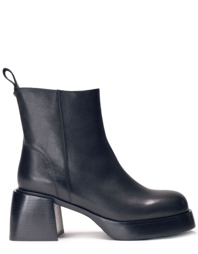 Черные кожаные демисезонные ботинки 