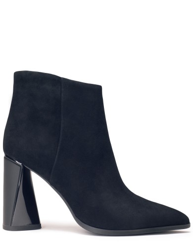 Черные замшевые демисезонные ботинки 