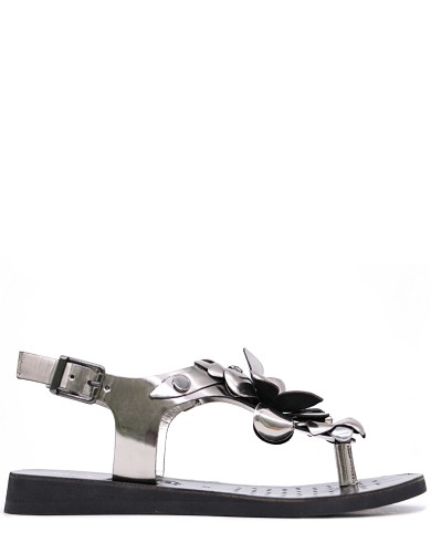 Серебряные  лаковые летние сандалии