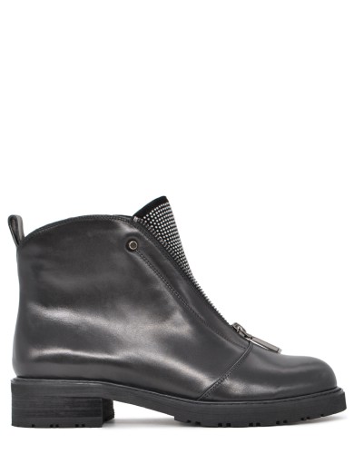 Чорні шкіряні демісезонні черевики