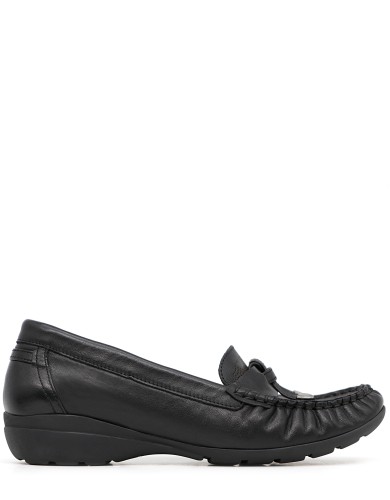 Чорні шкіряні мокасини