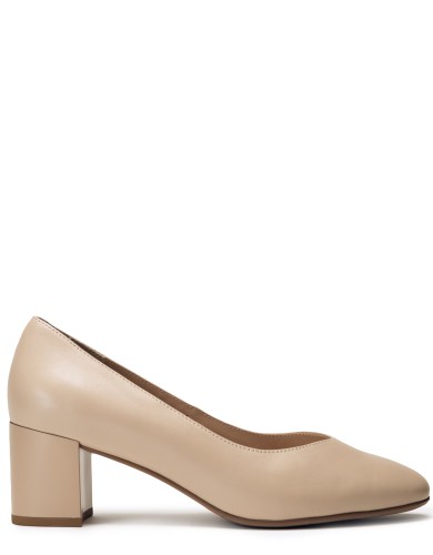 Бежевые кожаные демисезонные  туфли на каблуке 