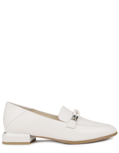 Бежевые кожаные демисезонные  лоферы