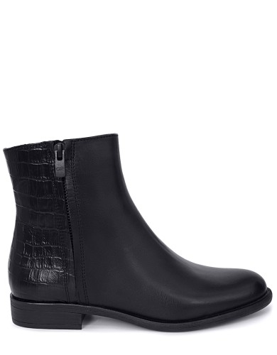 Черные кожаные демисезонные ботинки 