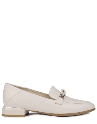 Пудровые кожаные демисезонные  лоферы