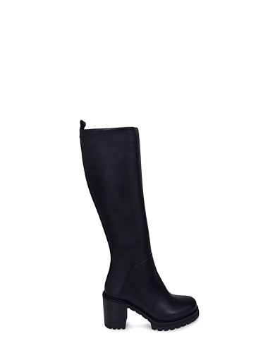 Черные кожаные демисезонные сапоги