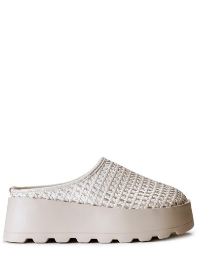 Бежевi шкіряні  літні  шлопанці