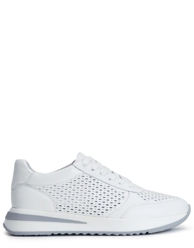 Белые кожаные летние кроссовки